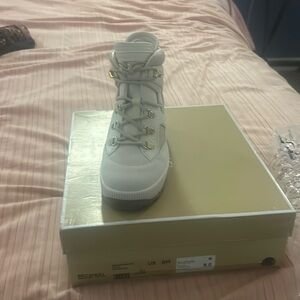 brand new micheal kors bottle lt cream